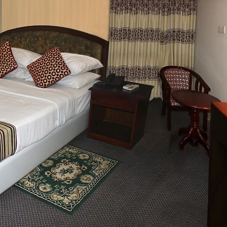 Hotel Uttara Dhaka Esterno foto