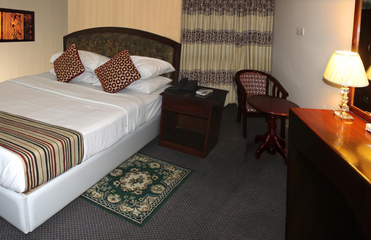 Hotel Uttara Dhaka Esterno foto