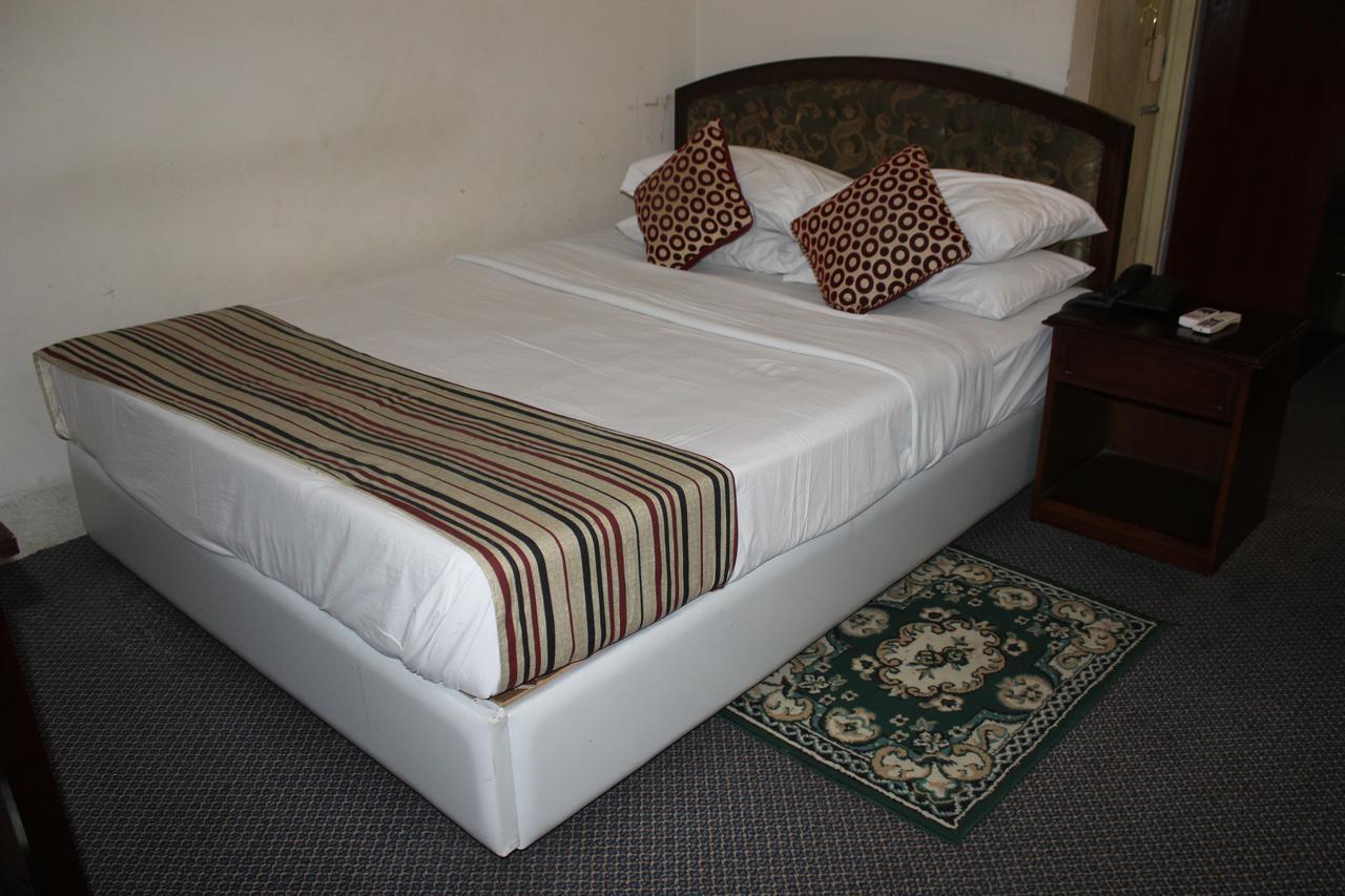 Hotel Uttara Dhaka Esterno foto