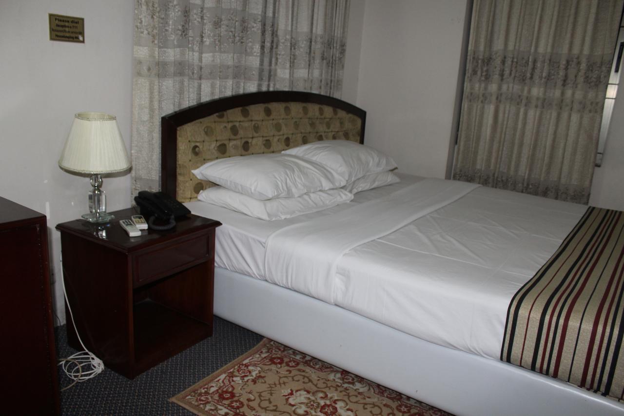 Hotel Uttara Dhaka Esterno foto