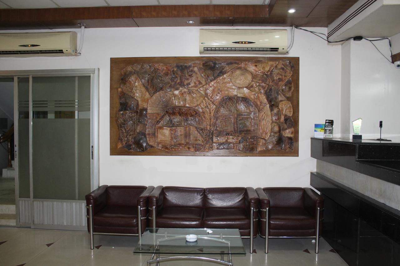 Hotel Uttara Dhaka Esterno foto