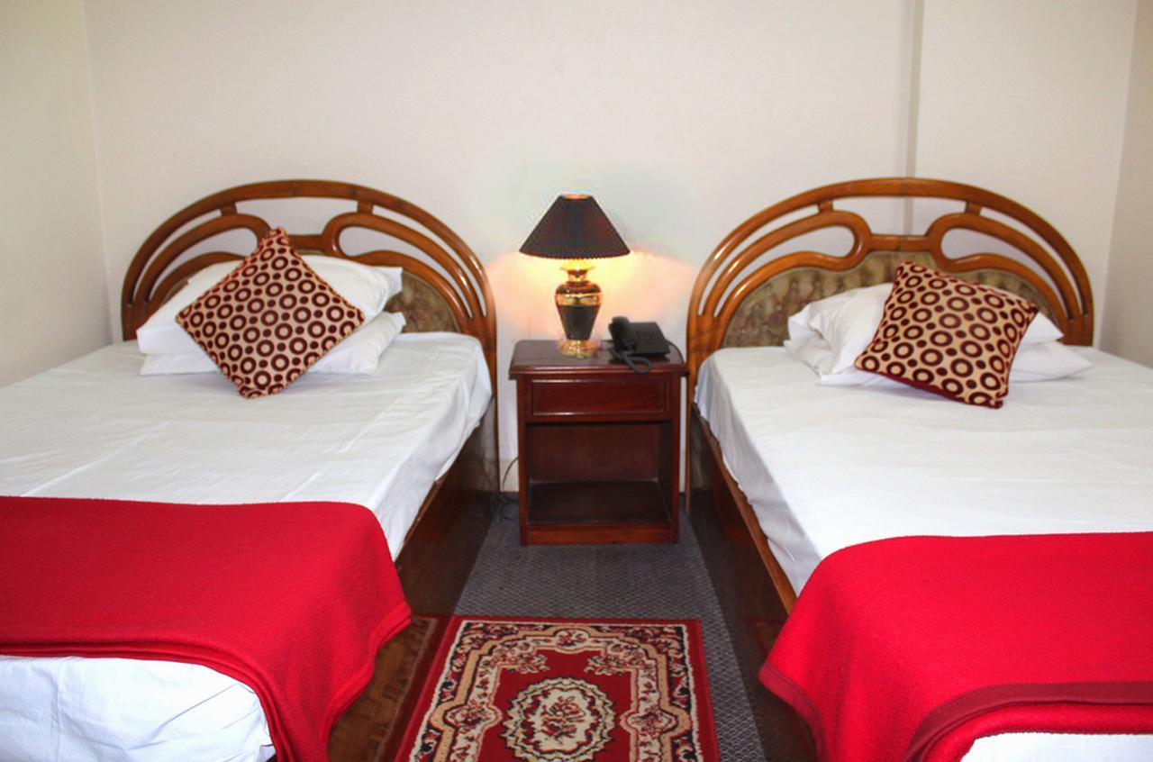 Hotel Uttara Dhaka Esterno foto