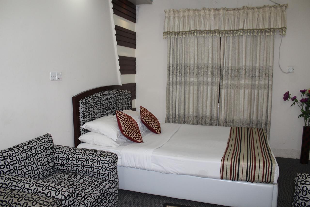 Hotel Uttara Dhaka Esterno foto